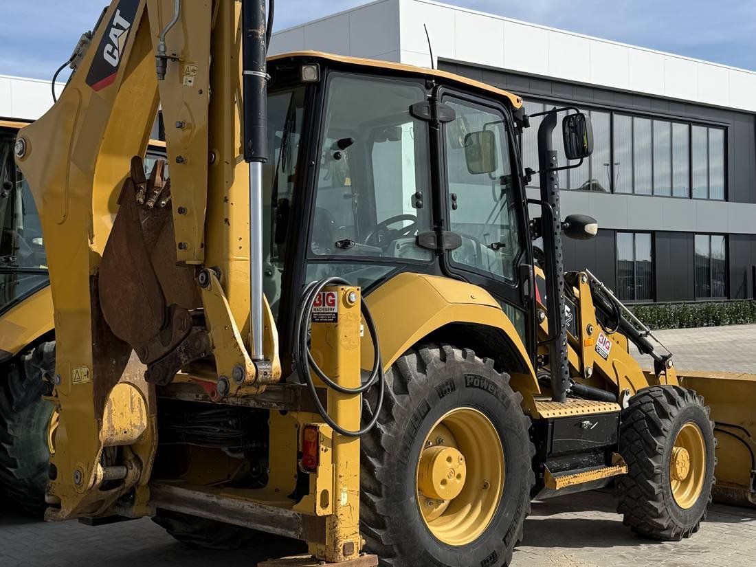 CAT 432F2 — вживаний екскаватор-навантажувач, кейс підбору техніки