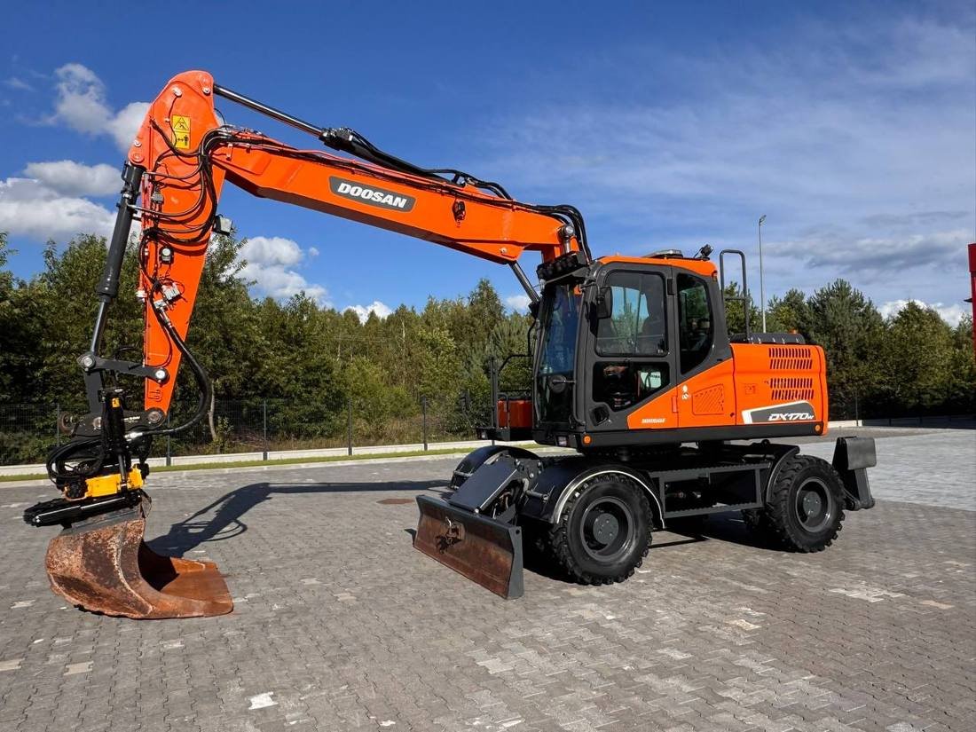 DOOSAN DX170W — вживаний колісний екскаватор, кейс підбору техніки