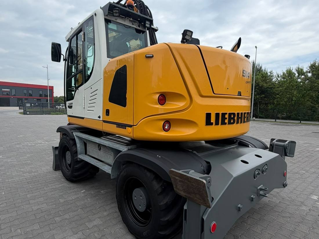 Liebherr 914 Compact — вживаний екскаватор з тілтротатором, кейс підбору техніки