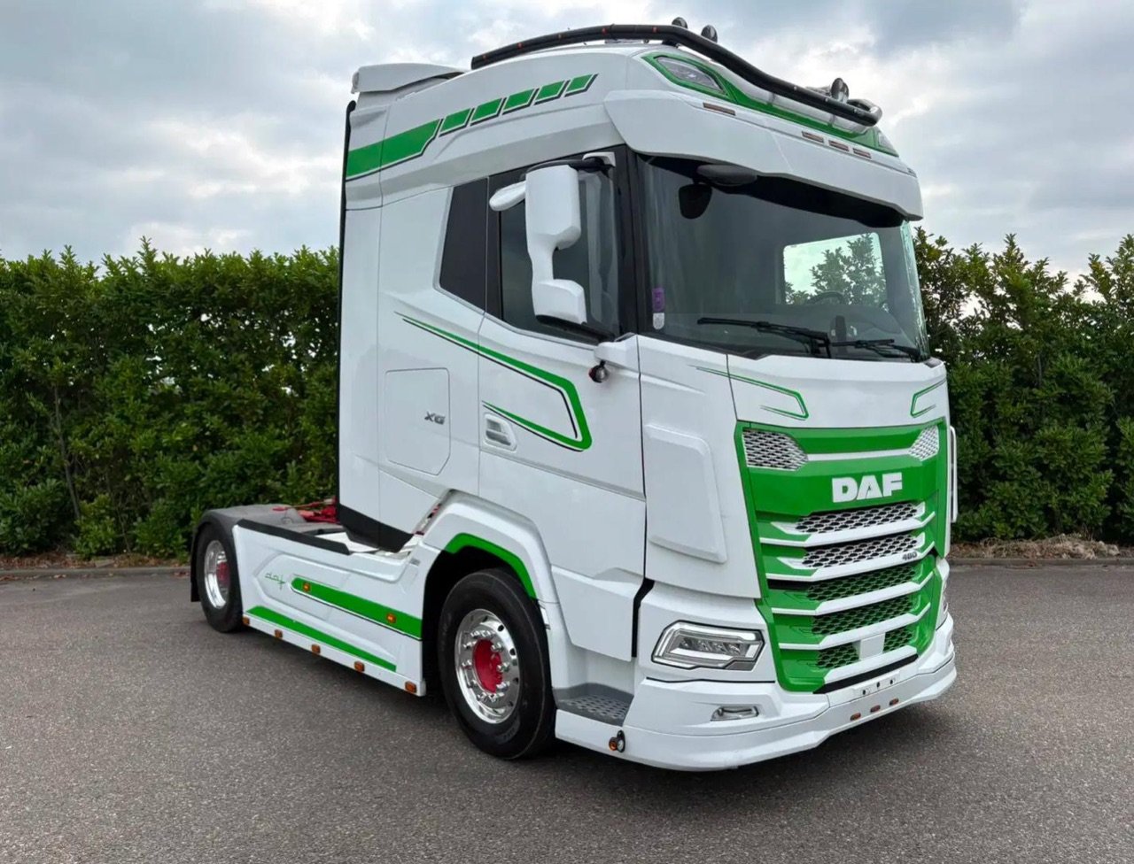 Вживані самоскиди, вантажні автомобілі та напівпричепи з Європи — фото 11